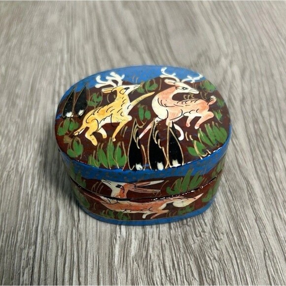 Vintage Paper Mache Black Lacquer Box Hand Painted Deer Trinket Jewelry Stash - Picture 1 of 10